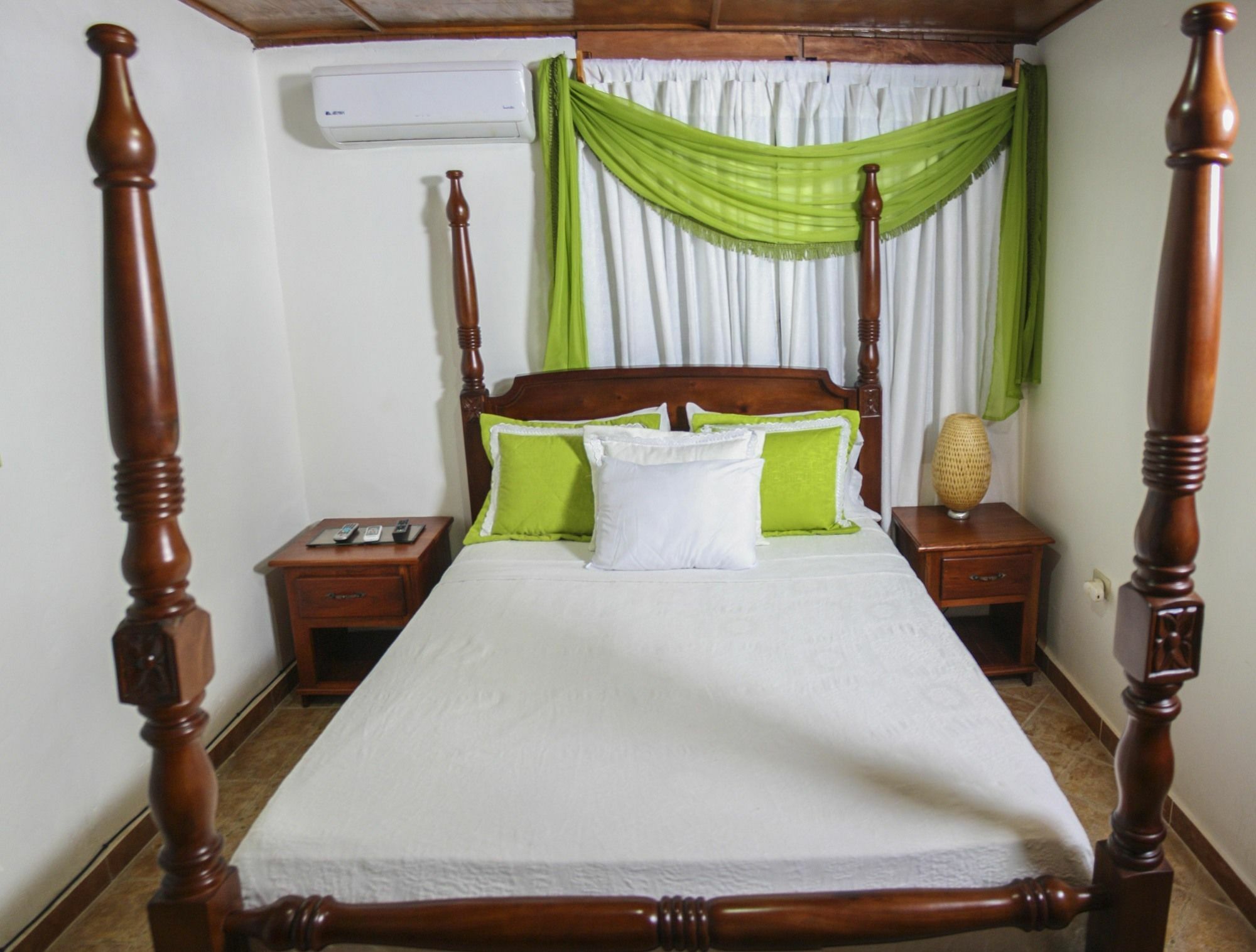 Hotel Sea Breeze Paraiso  Екстер'єр фото